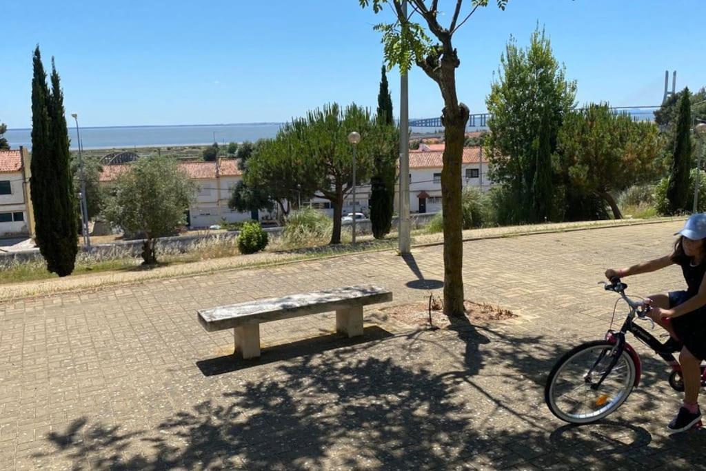 Quarto Duplo Parque Tejo, Com Wc Bobadela Exteriör bild